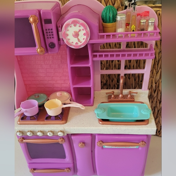GUC Doll Kitchen with Accessories - Picture 5 of 12